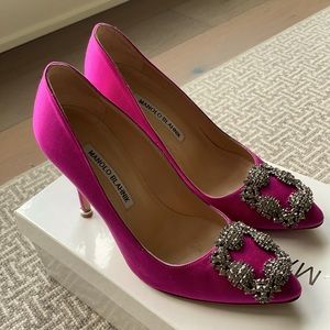 Manila Blahnik Hangisi Satin Fuschia.